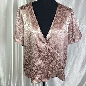 ASOS Cheetah Jacquard Satin V-Neck Blouse Luxe Animal Print Button Up Size 6